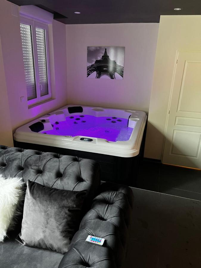 Magnifique Duplex Avec Jaccuzi, Sauna Et Cinema Room Privatif Fontenoy  Exteriör bild