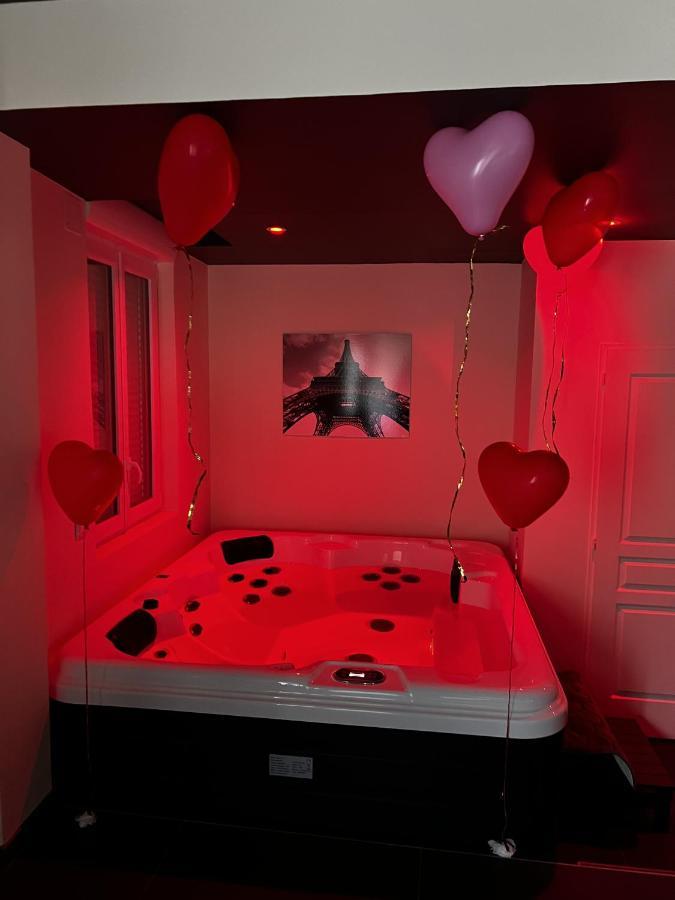 Magnifique Duplex Avec Jaccuzi, Sauna Et Cinema Room Privatif Fontenoy  Exteriör bild