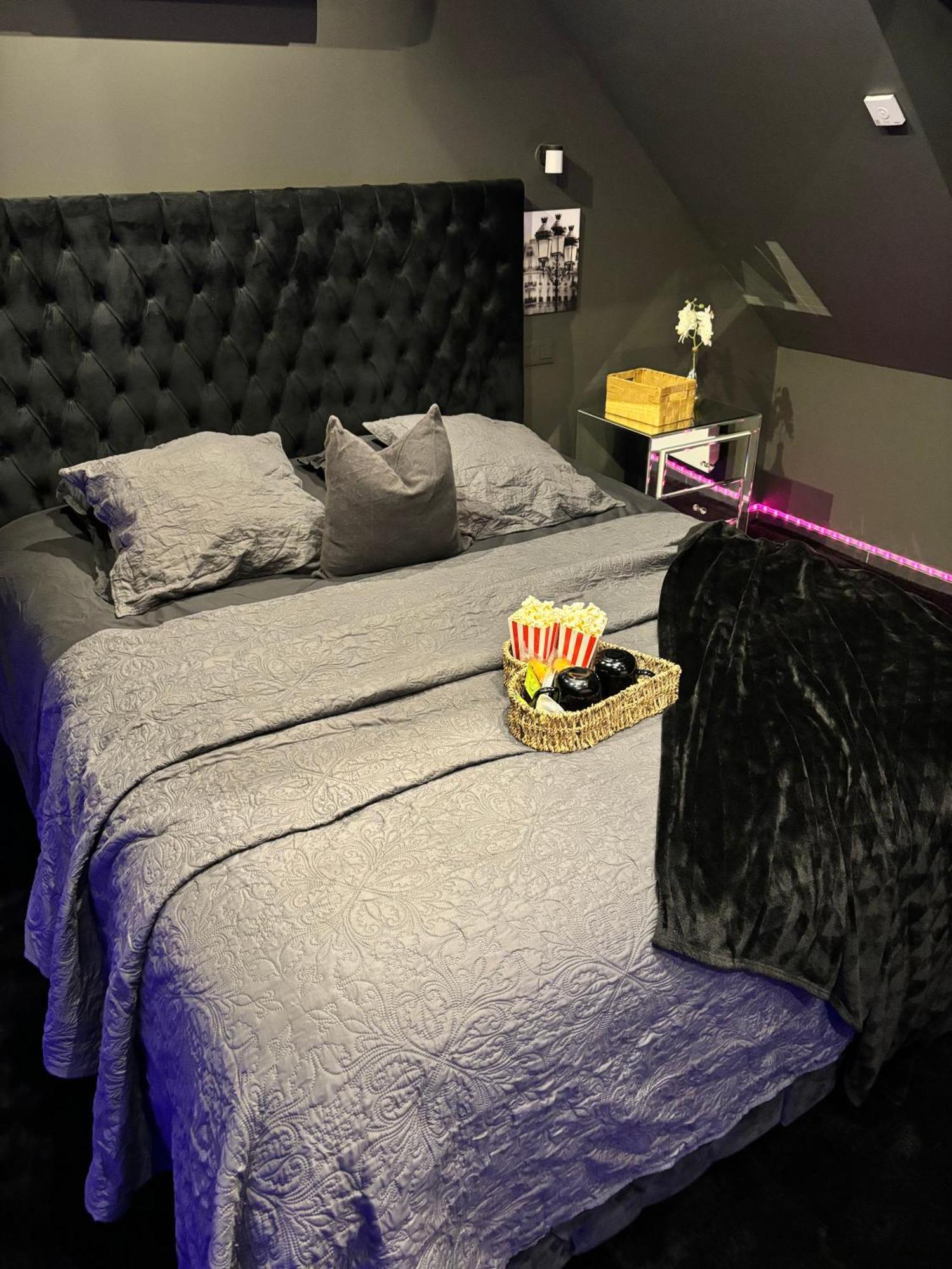 Magnifique Duplex Avec Jaccuzi, Sauna Et Cinema Room Privatif Fontenoy  Exteriör bild